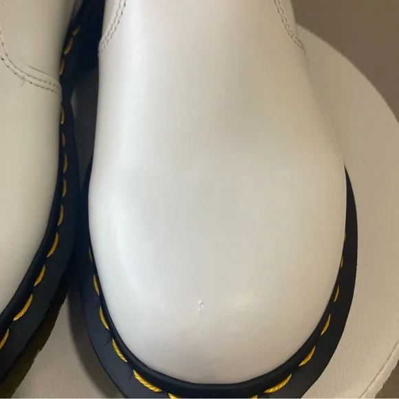 Dr. Martens White Smooth Leather Chelsea Boots unisex ladies size 9 Men 8 NWOB - Picture 10 of 11